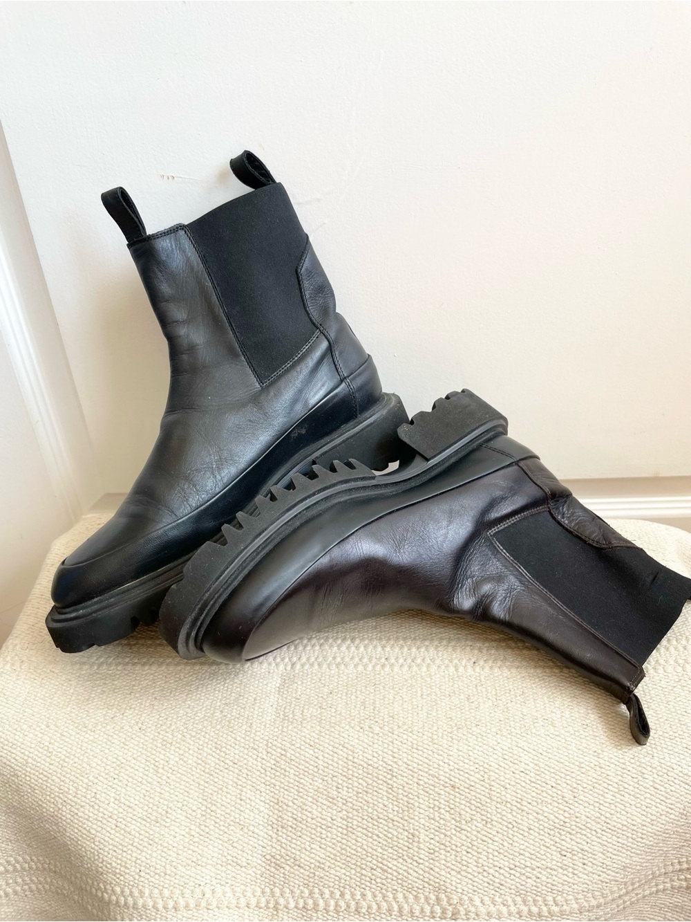 Womens AllSaints Harlee Lug Sole Black Leather Pull On Mid Chelsea Boots Size 40 - Picture 6 of 8